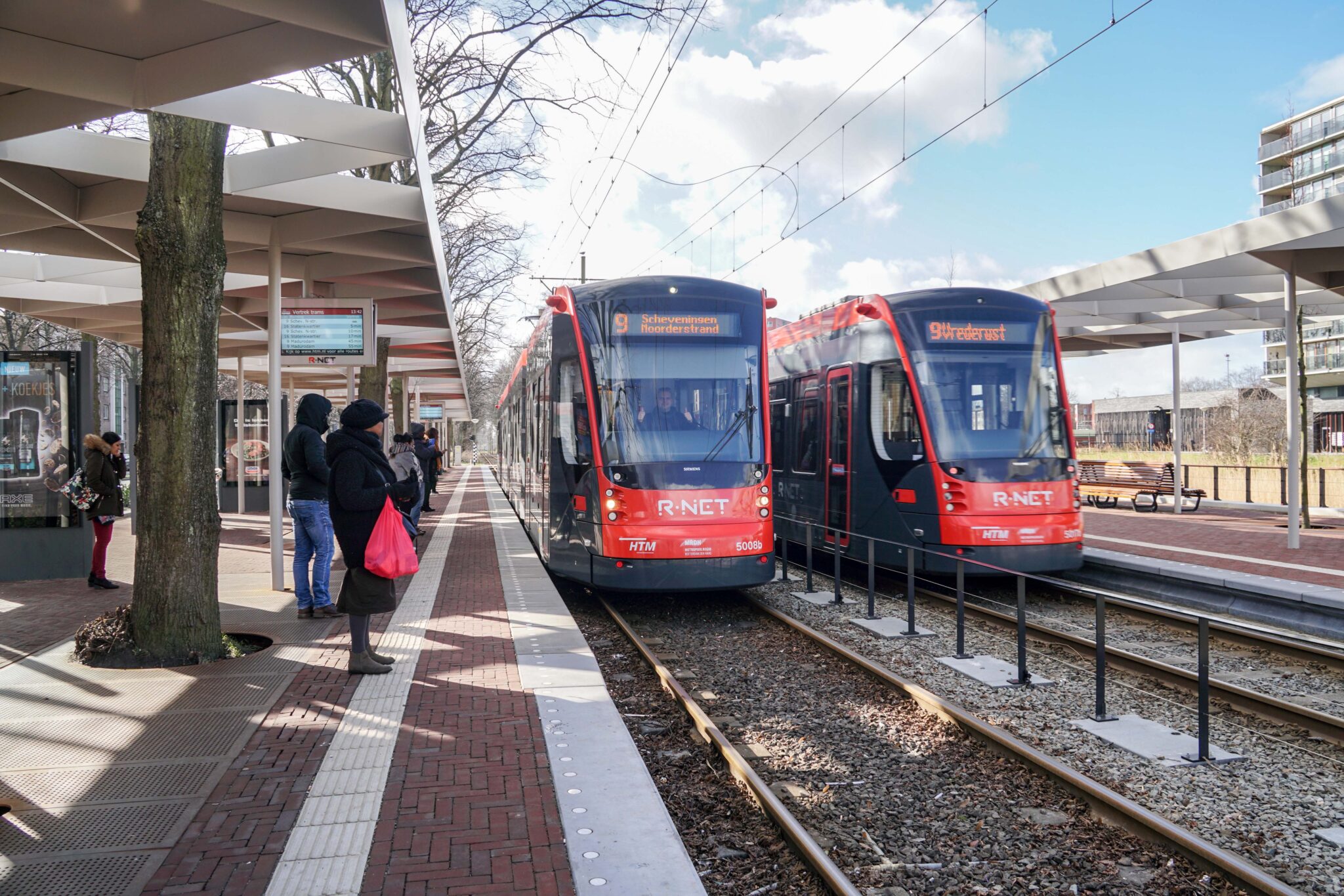Tramstation Den Haag De Waal Metaal